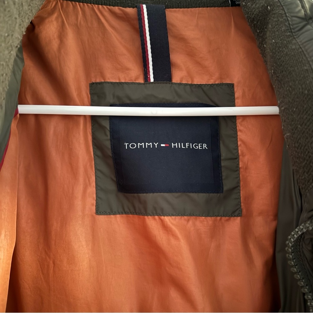 Tommy Hilfiger Men's Dark Green Puffer Jacket - Picture 8 of 8